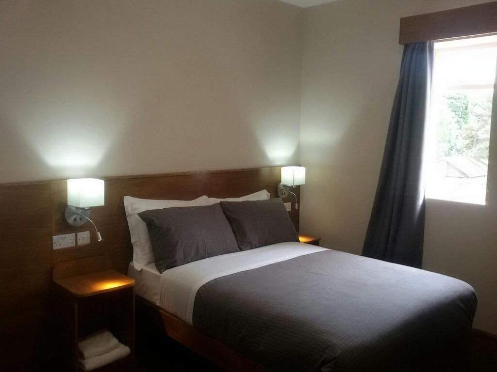 Crosshill House Hotel Glasgow Bagian luar foto