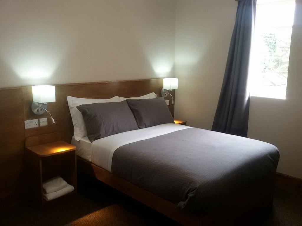 Crosshill House Hotel Glasgow Bagian luar foto