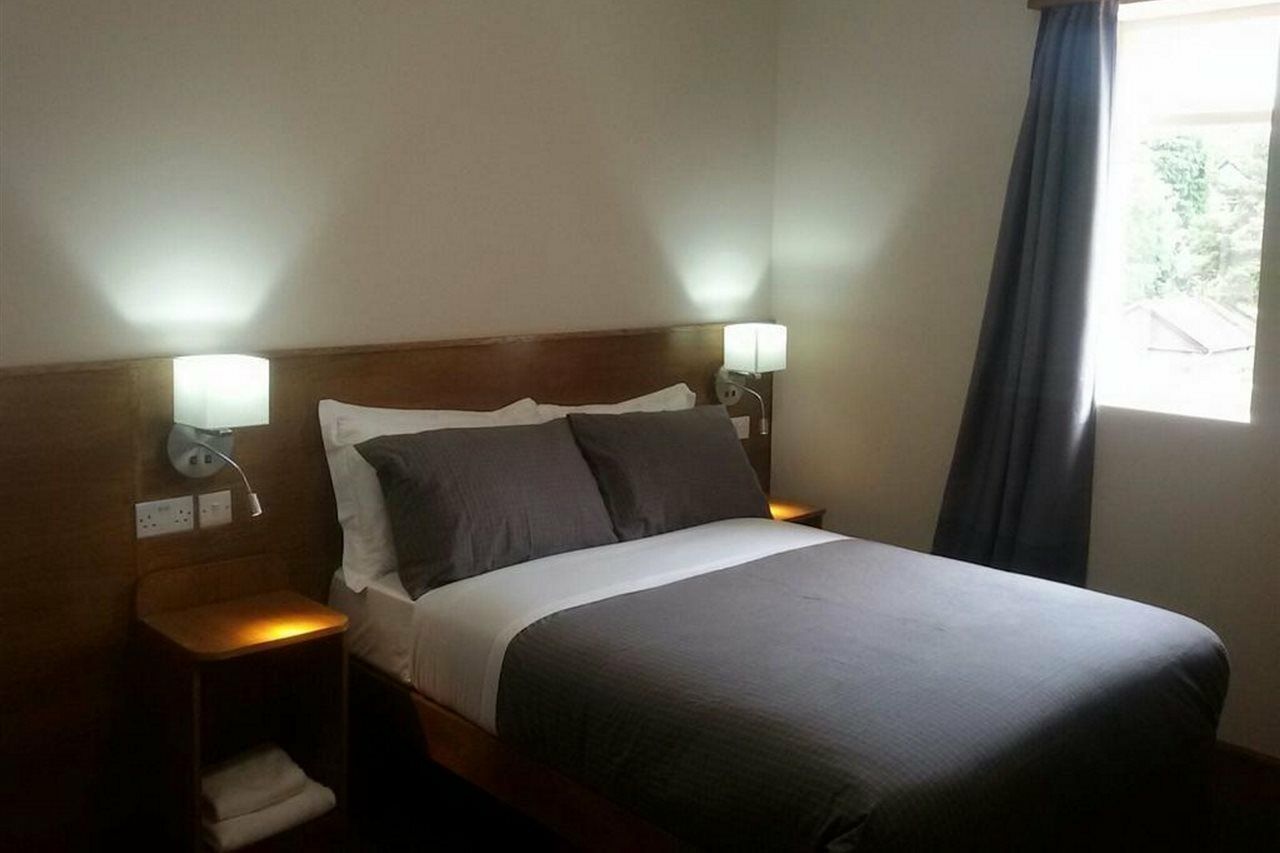 Crosshill House Hotel Glasgow Bagian luar foto